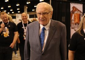 Warren Buffett calls the late Charlie Munger 'part older brother, part loving father' in heartfelt tribute