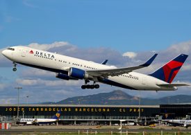 Delta shares jump 11% after airline reinstates 2025 profit outlook as CEO says bookings stabilized