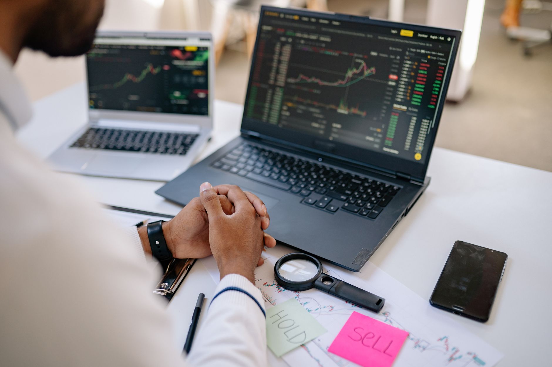 Fixed income trading desk where institutional allocators manage bond portfolio allocations